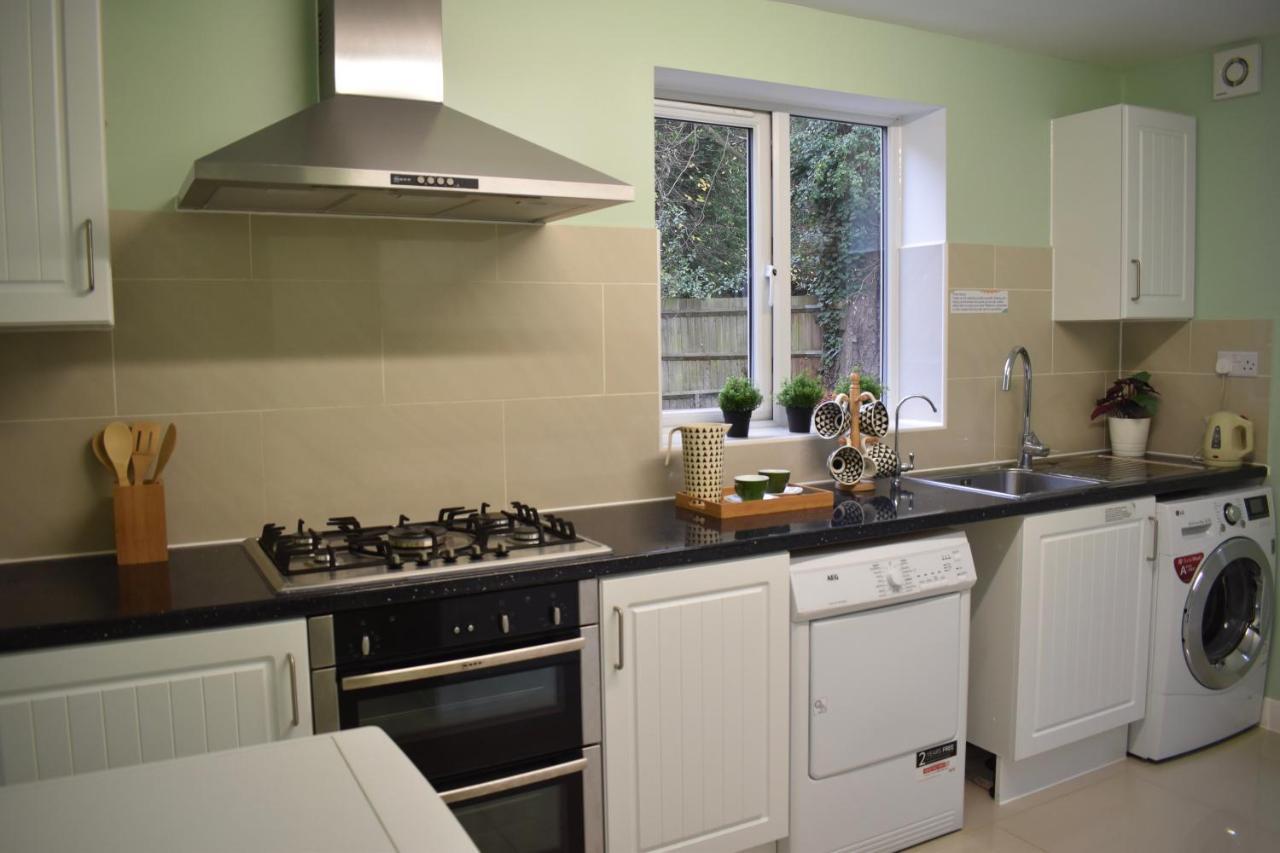 The Spinney Bracknell Exterior foto