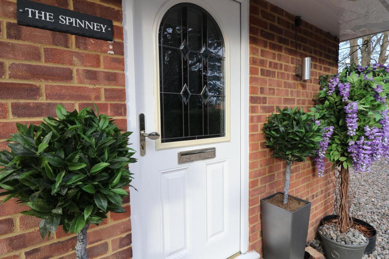 The Spinney Bracknell Exterior foto